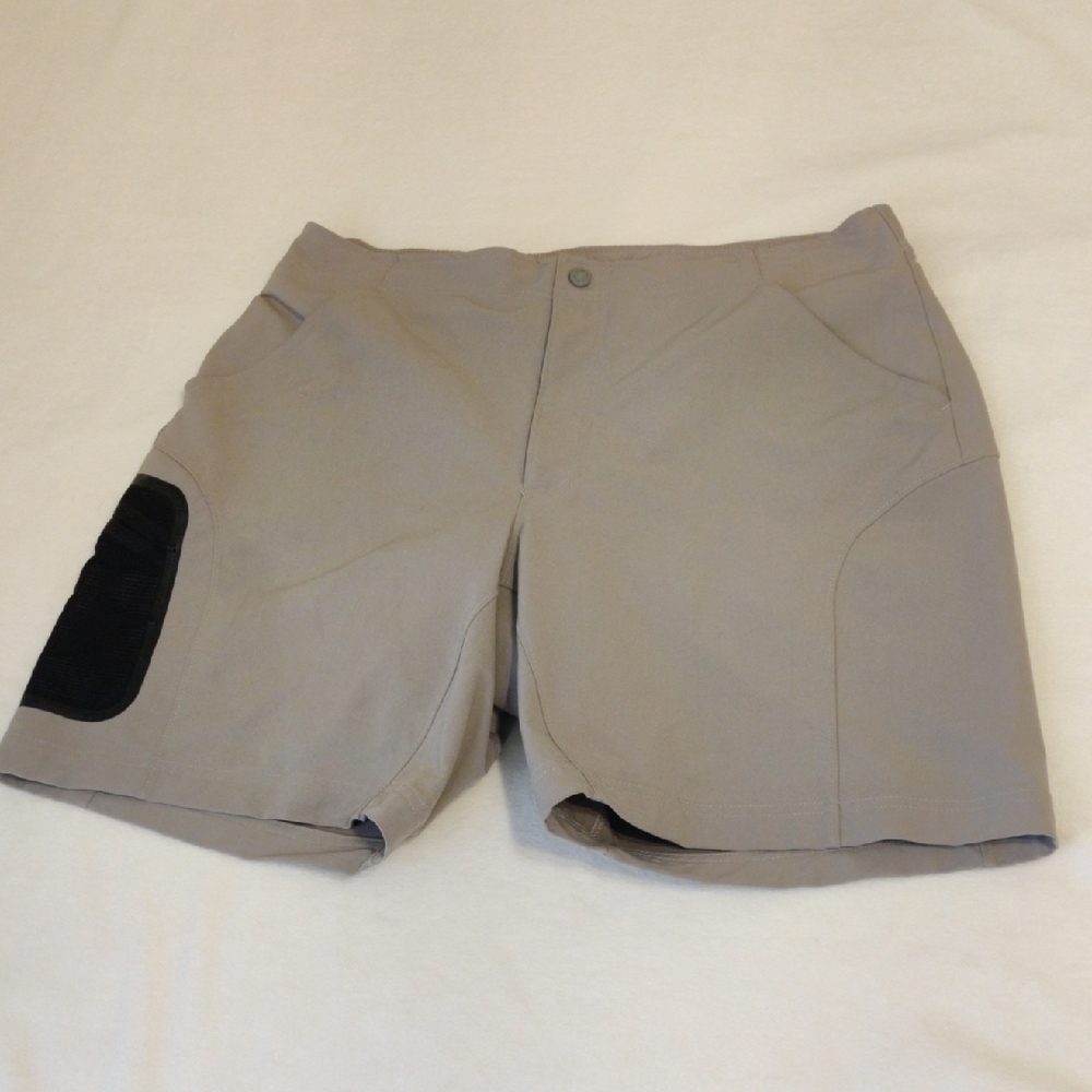 L.L.Bean. Men's Tan Shorts with Black Accent